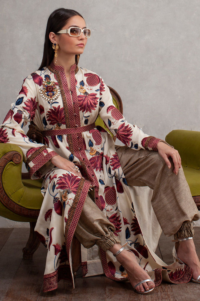 (Safavid) (Chintz luxury coat) (Shamaeel Ansari)